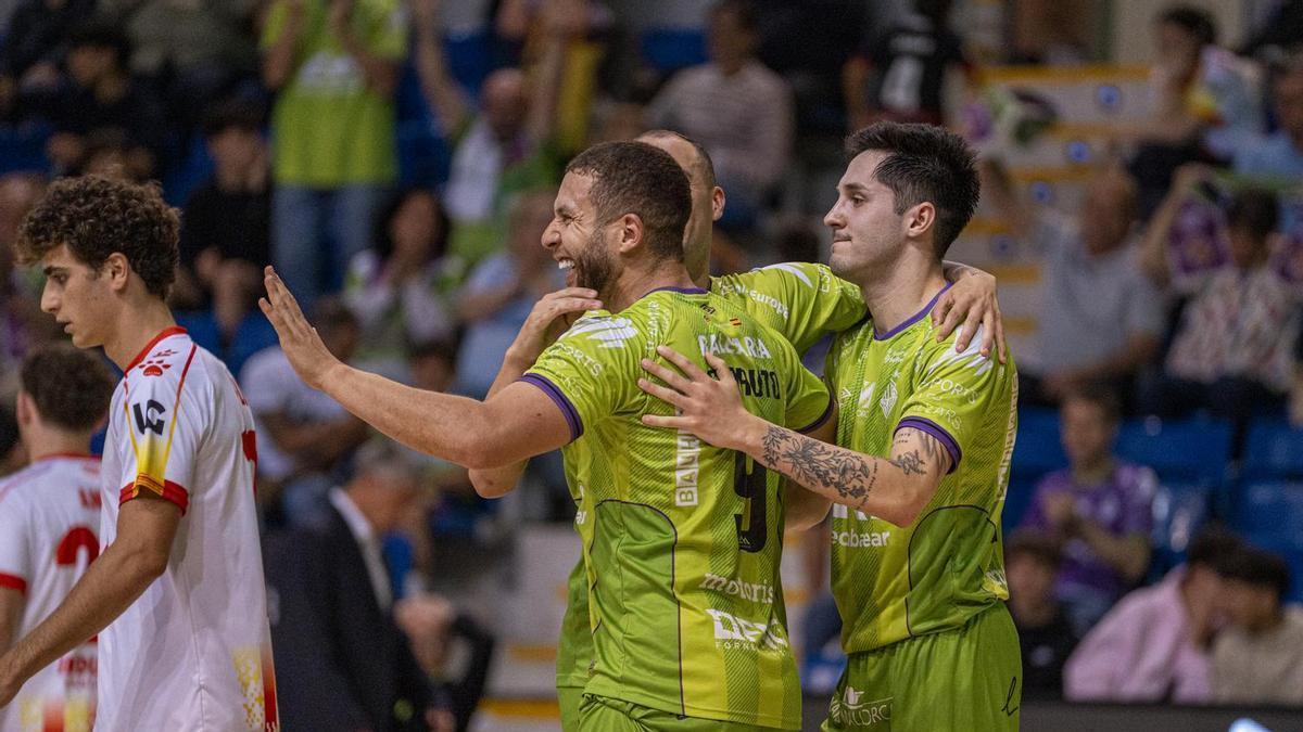 Los jugadores del Illes Balears Palma Futsal celebran un gol ante el Industrias Santa Coloma