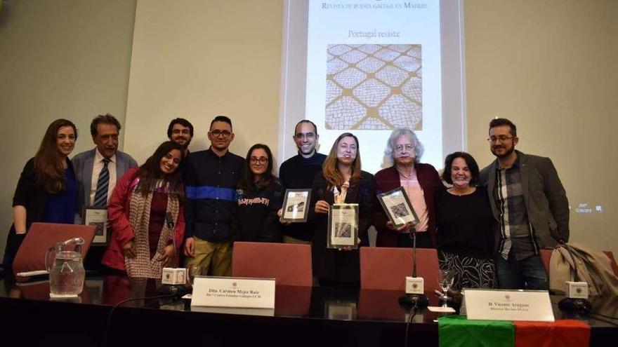 El equipo de la revista Olga y los participantes en la presentación de su cuarto número en Madrid.