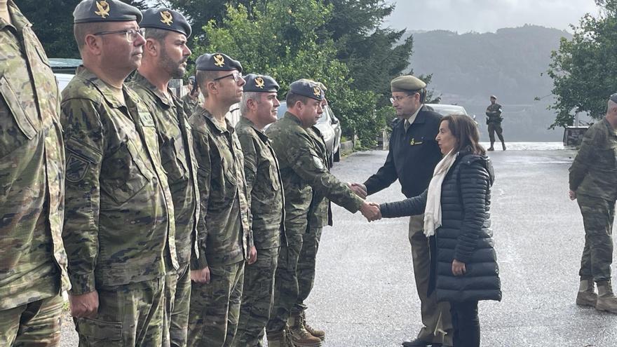 Margarita Robles visita en Pontevedra la Brilat, que participa en un ejercicio de la OTAN en Eslovaquia