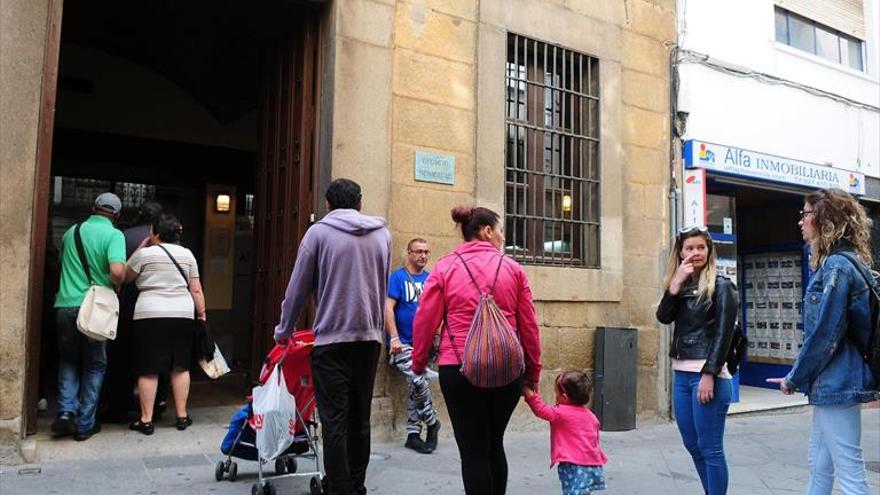 El Ayuntamiento de Cáceres refuerza limpieza y servicios con el empleo social