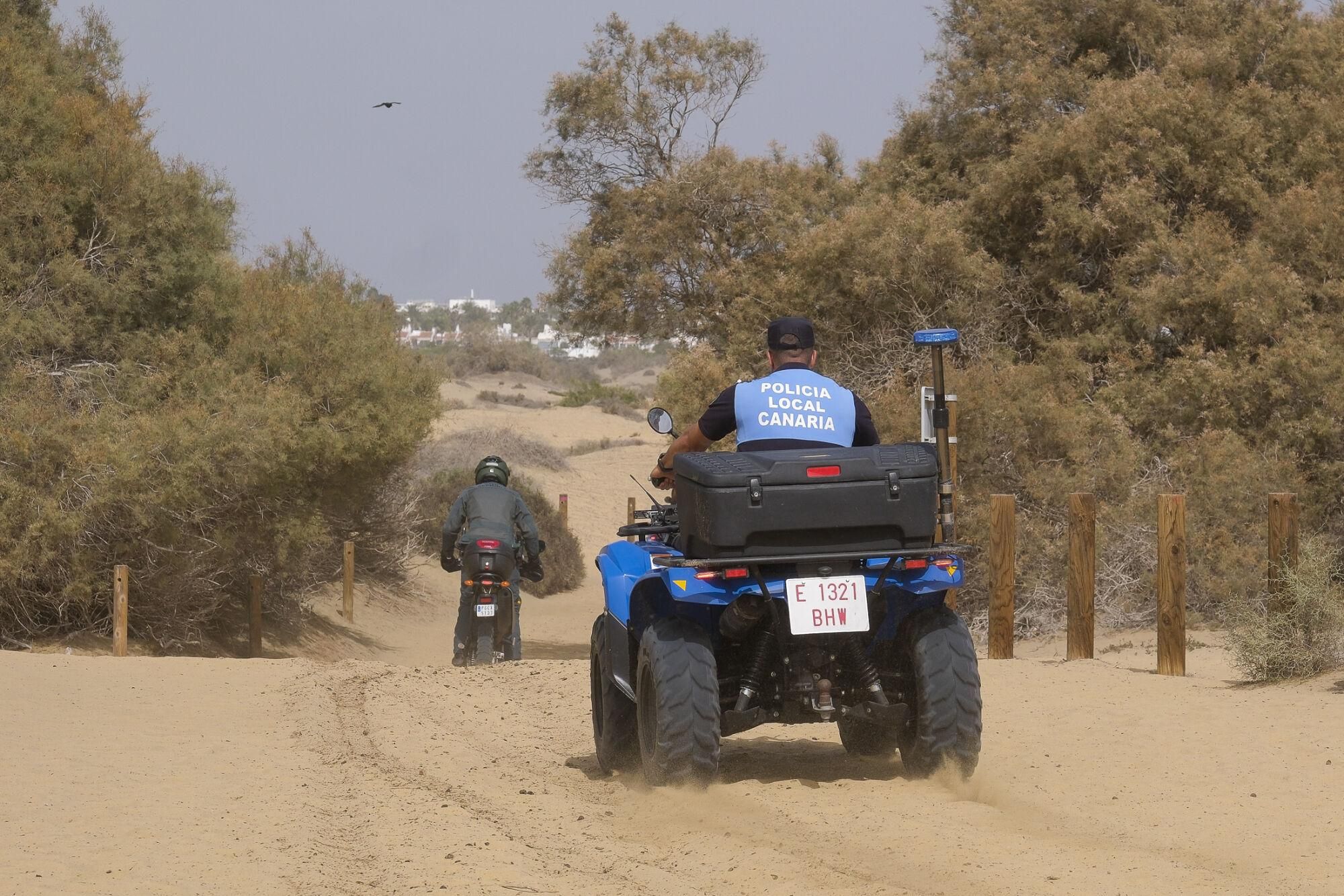 La Guardia Civil y el Cabildo controlan los accesos a las Dunas de Maspalomas