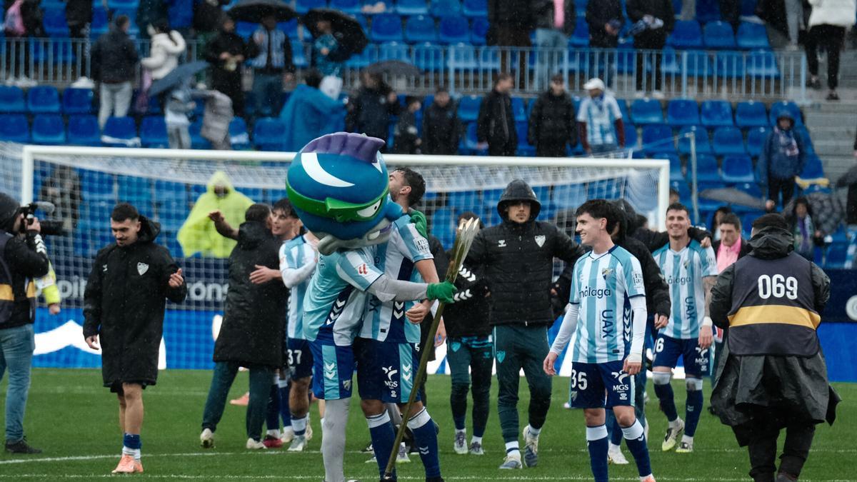 El Málaga CF ganó al Almería en el último partido del 2025 en La Rosaleda.