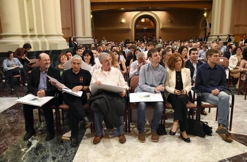 Imágenes de la ceremonia de premios por el Día de la Educación Aragonesa 2016