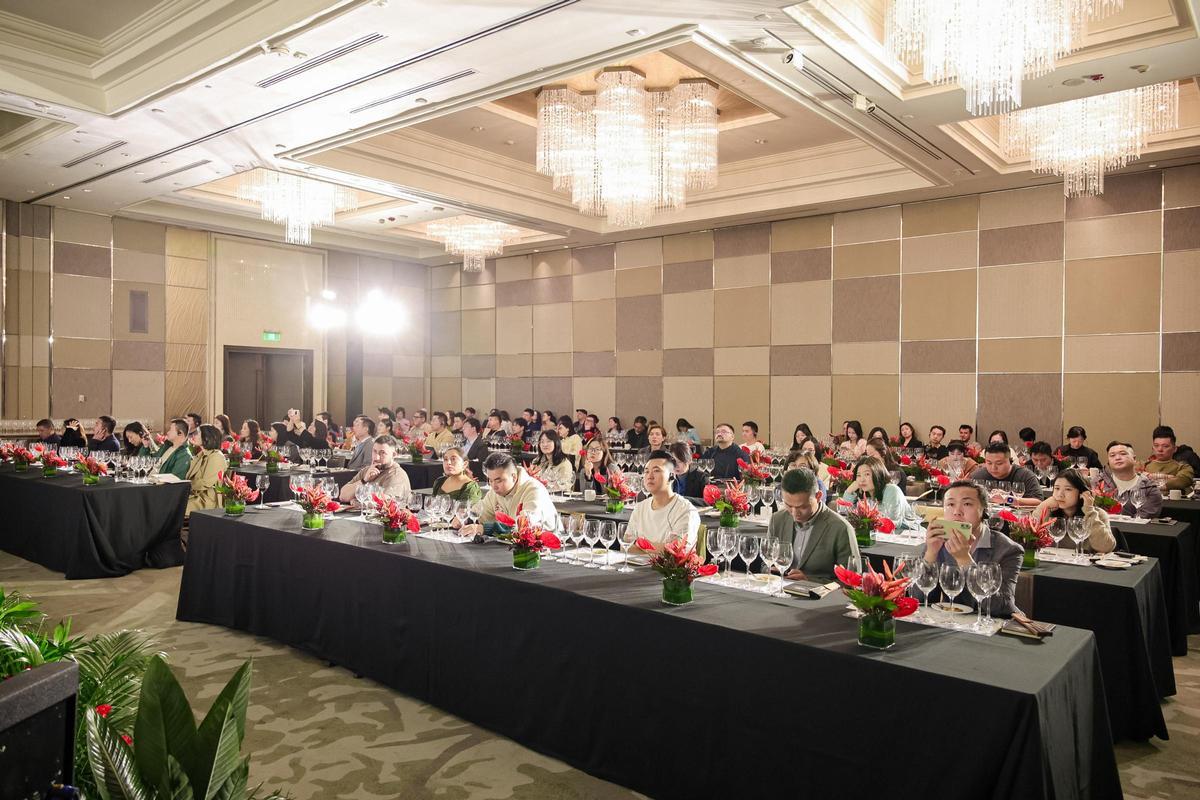 'Spain Fusion The Premium Experience' recibe Shanghai con destacados chefs, sumilleres, distribuidores y prensa llenando el auditorio.