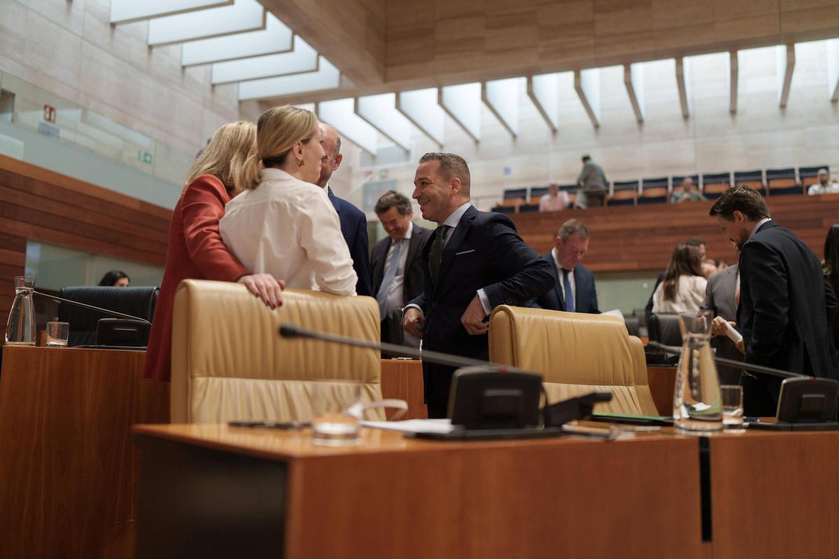Fotogalería | Primer pleno de la nueva Legislatura en la Asamblea de Extremadura, en imágenes