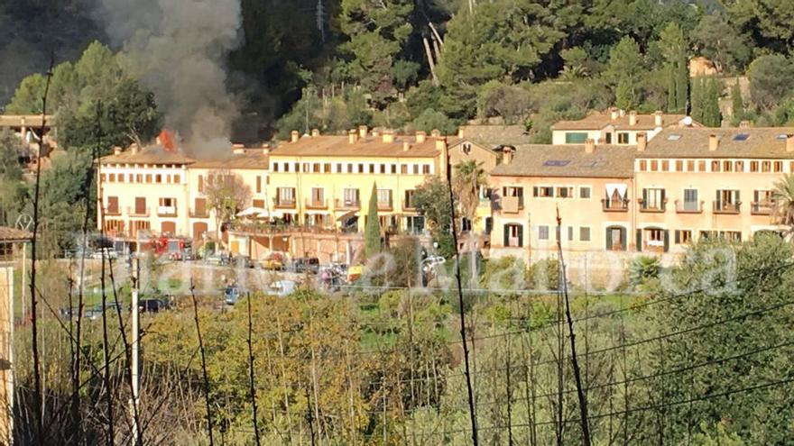 Desalojadas una veintena de personas por un incendio en Bunyola