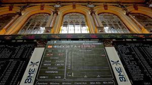 La Comissió Nacional del Mercat de Valors va anunciar ahir a la nit, en un comunicat, que prohibirà les operacions més especulatives.
