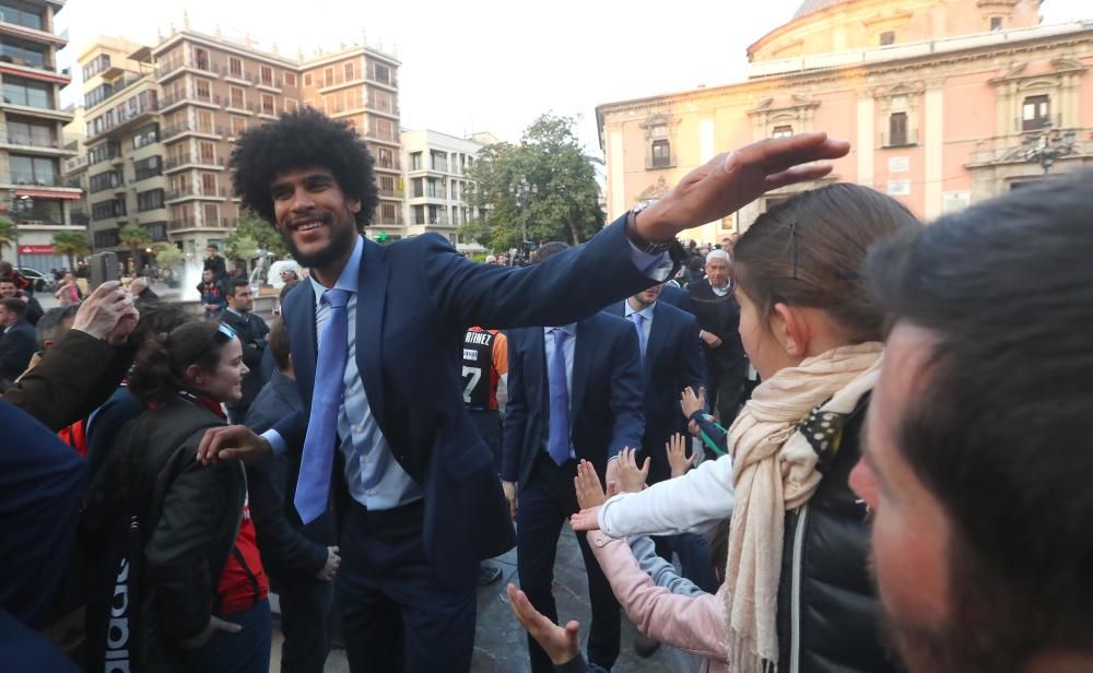 Celebración del triunfo en la Eurocup del Valencia Basket en València