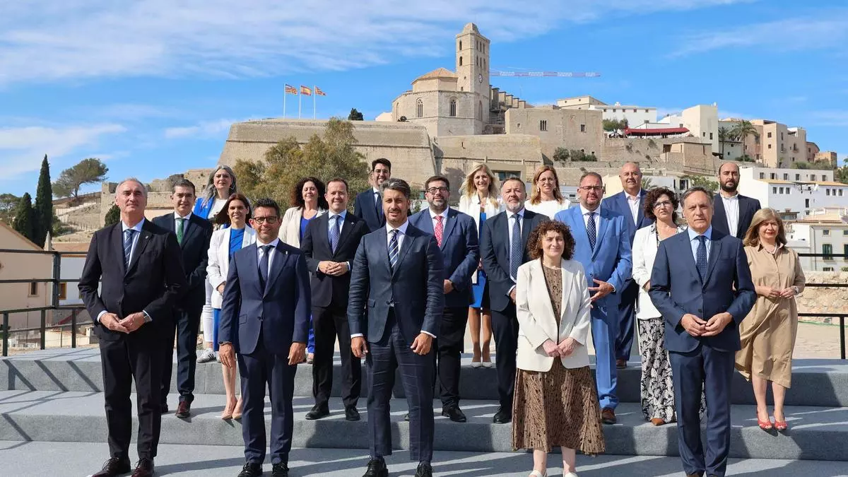 Asamblea en Ibiza del Grupo Ciudades Patrimonio: En busca de la armonía protocolaria y del ‘bullit de peix’