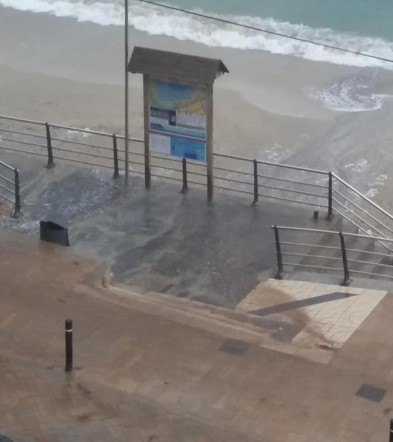 Tromba de agua e inundaciones en la primera línea de Porto Cristo