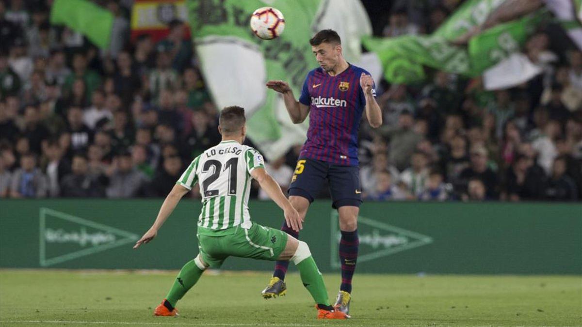 Lenglet ante Lo Celso, en el Betis - Barça de LaLiga