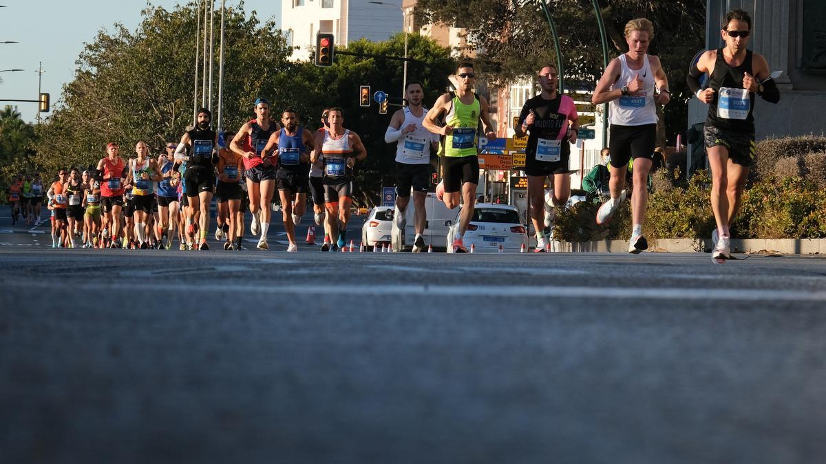 Las imágenes de la Zurich Maratón de Málaga