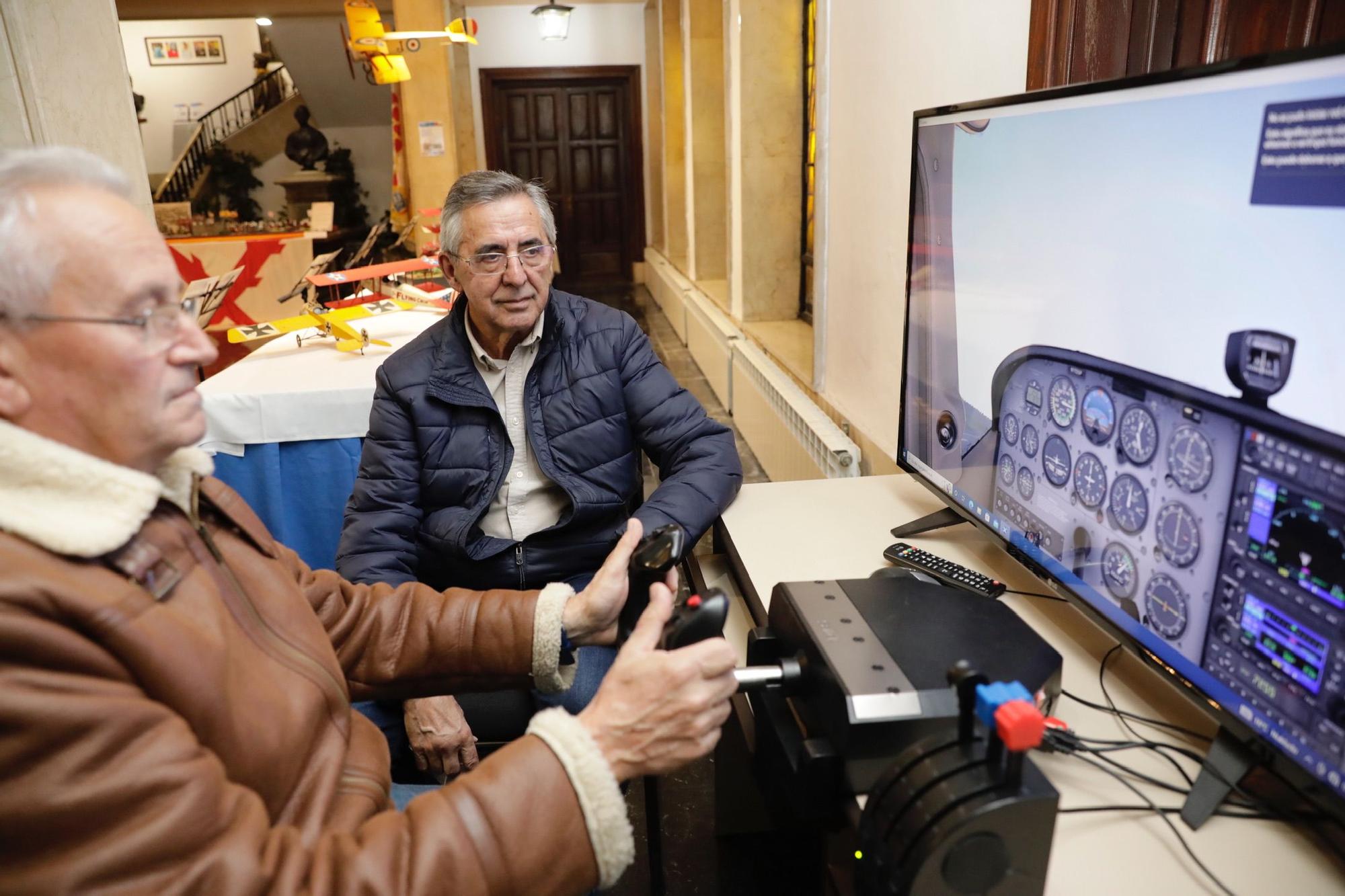 Una historia de la aviación en miniatura: así es la exposición de maquetas de la Delegación de Defensa