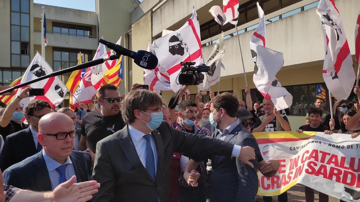 L'expresident de la Generalitat Carles Puigdemont arriba al Tribunal d'Apel·lació de Sàsser (Itàlia) per declarar