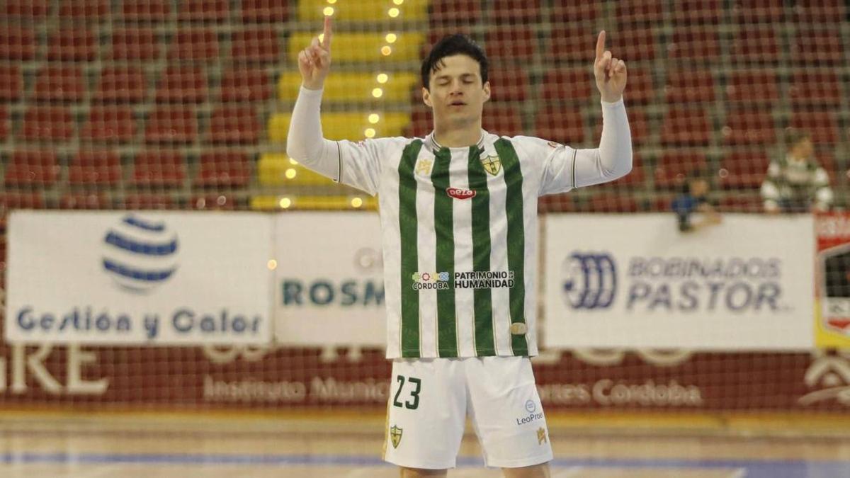 Murilo Duarte celebra un gol.