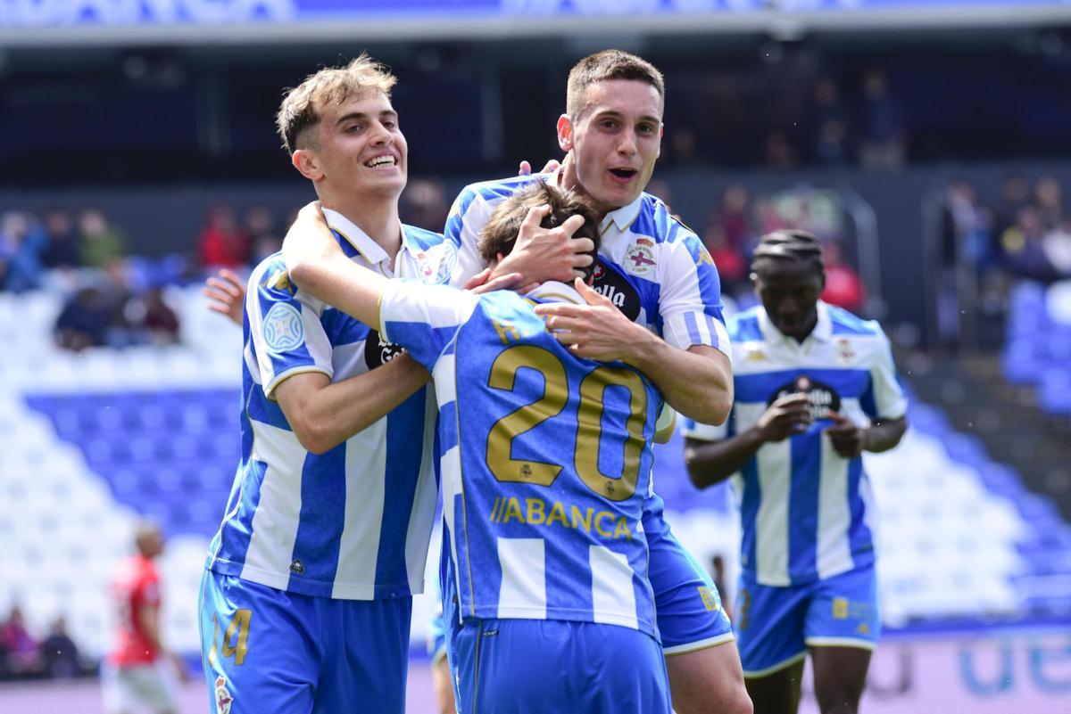 Fabril 3 - 0 UD Ourense: las puertas de bronce se abren para el filial blanquiazul