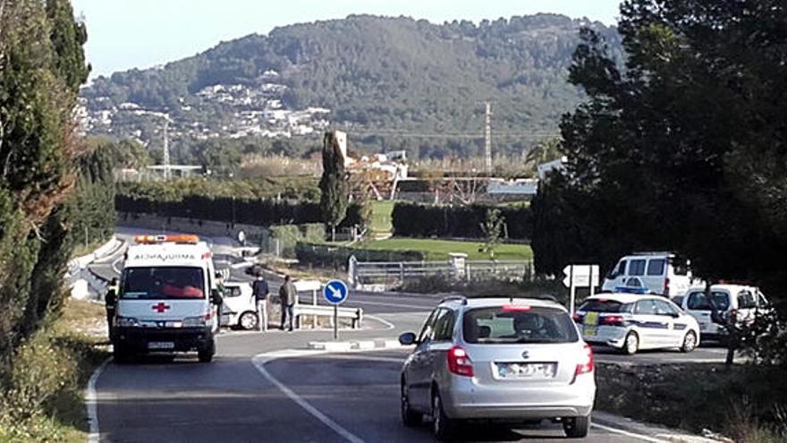 Varios heridos en accidentes simultáneos en la carretera de Xàbia a Benitatxell