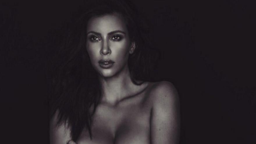 Kim Kardashian Vuelve A Mostrarse Desnuda