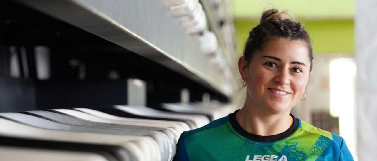 Tamara Seijas, con la camiseta del iKasa, ayer, en el Arena. | // BERNABÉ