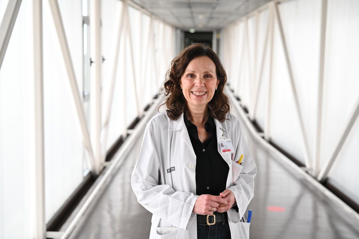 La doctora Gloria González en el Hospital General Universitario de Elche