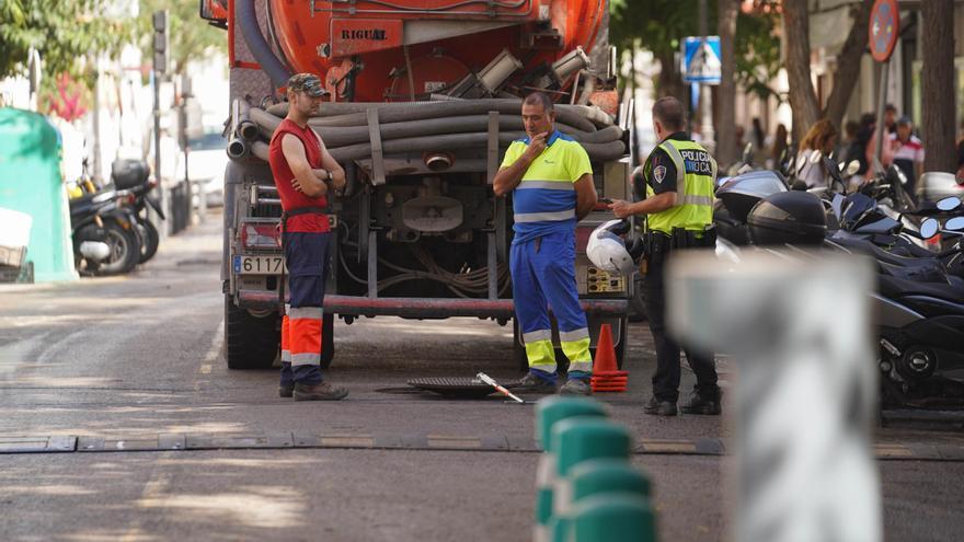 Un vertido de aceite obliga a cerrar las calles de la Marina