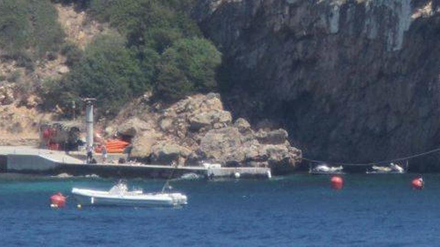 El embarcadero del islote de Tagomago.