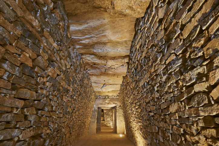 Interior del monumento megalítico del Romeral, declarado Patrimonio de la Humanidad por la UNESCO, en Antequera.