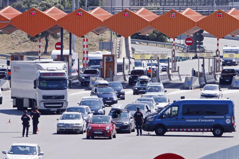 Gran desplegament policial a la Jonquera