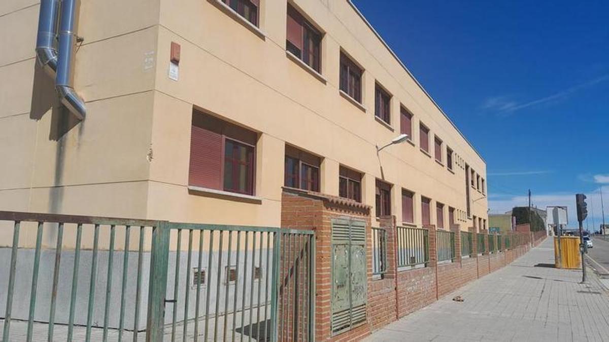 Fachada del instituto Cardenal Pardo Tavera.