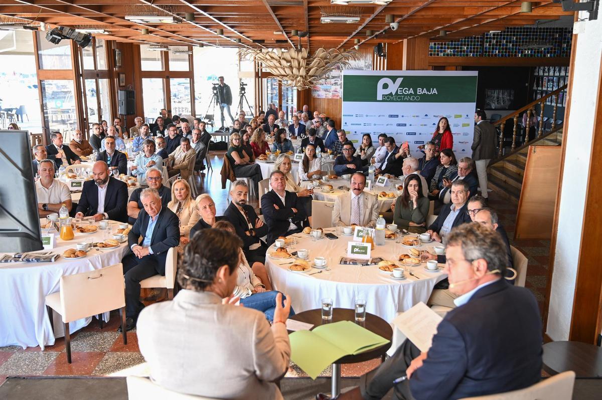 Foro Proyectando Vega Baja en el Club Naútico de Torrevieja
