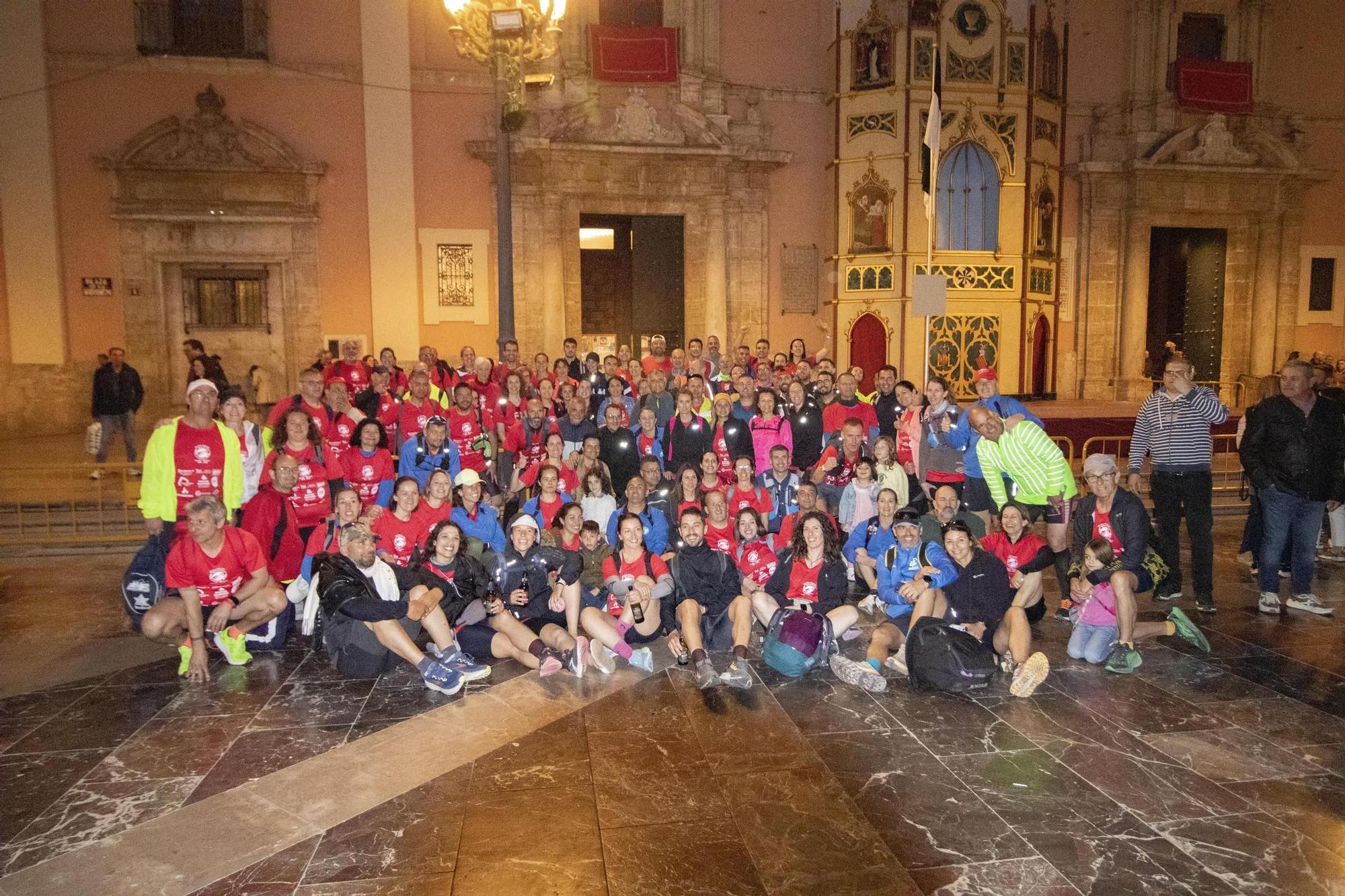 Más de 140 personas peregrinan de Canals a València