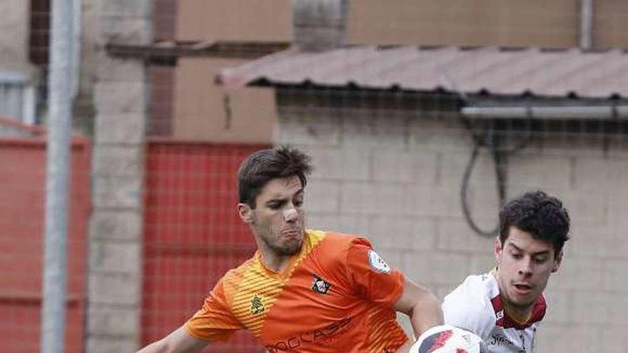 Viesca trata de adelantarse al fabril Miguel.