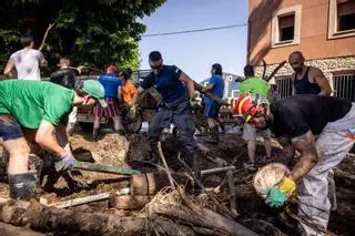 En imágenes | La UME ya trabaja en los pueblos aragoneses afectados por las tormentas
