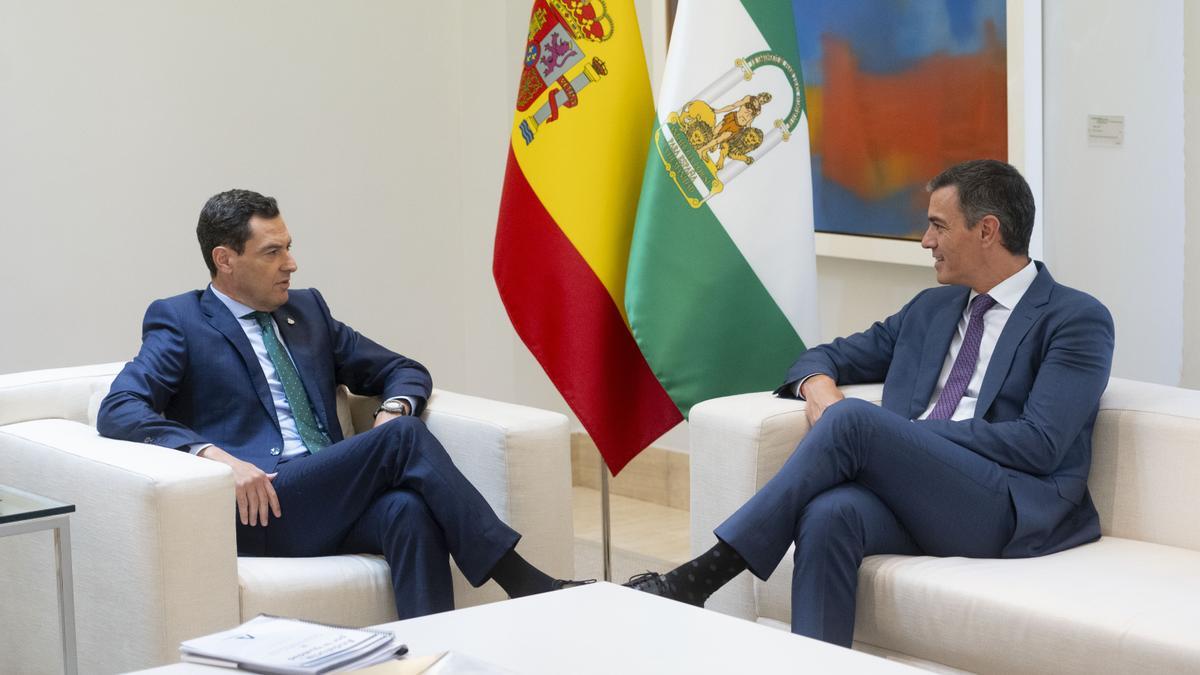 El presidente del Gobierno, Pedro Sánchez, y el presidente de la Junta de Andalucía, Juan Manuel Moreno, en Moncloa.