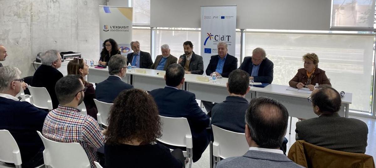 El alcalde de Torrevieja participa en la reunión del grupo de trabajo del Consell Valencià de Cultura