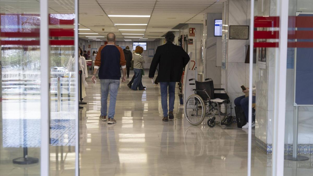 Pacientes en el hospital Lluís Alcanyís de Xàtiva