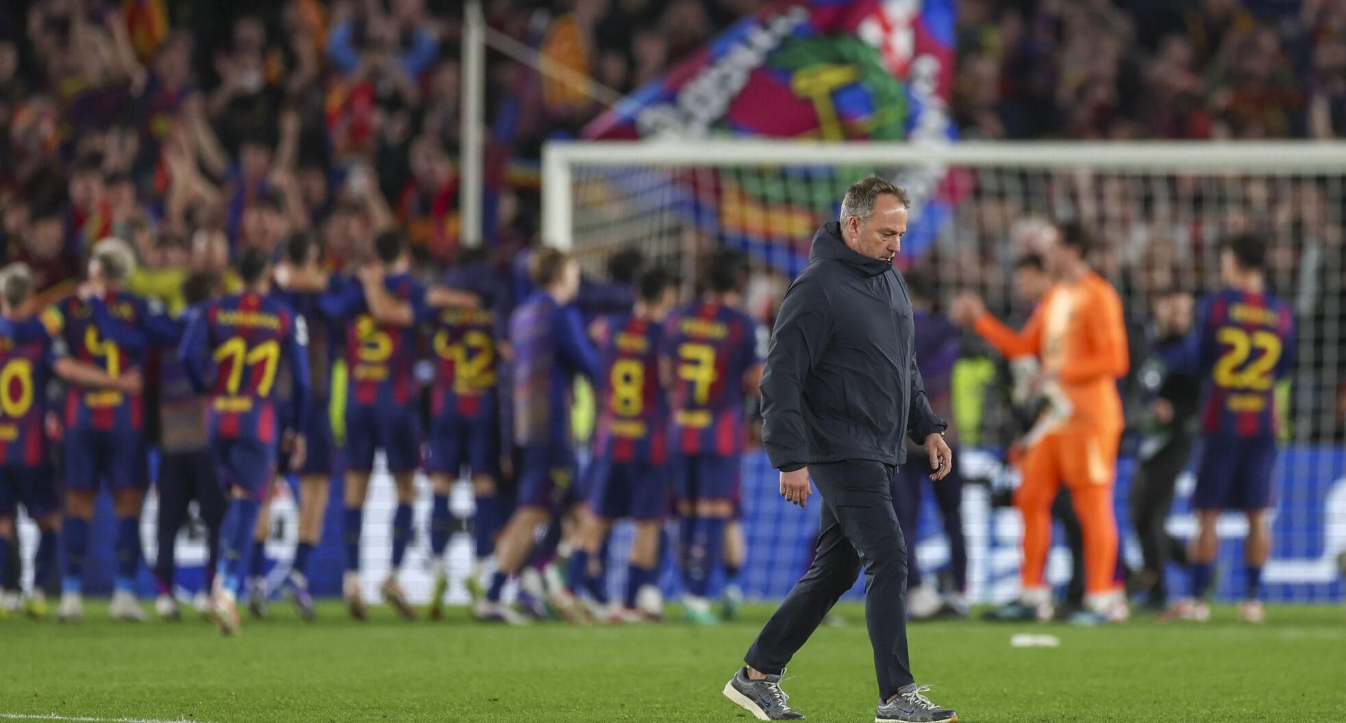 Lo que no se vio del FC Barcelona - Newcastle United: Lewandowski se desenmascara, la contención de Laporta y el premio de Flick a los jugadores