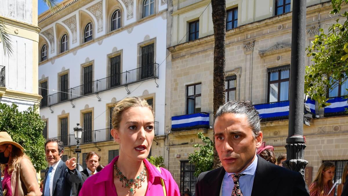 Marta Ortega de la mano de Carlos Torreta en la boda de Carlos Cortina y Carla Vega-Penichet