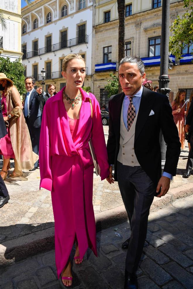 Marta Ortega de la mano de Carlos Torreta en la boda de Carlos Cortina y Carla Vega-Penichet