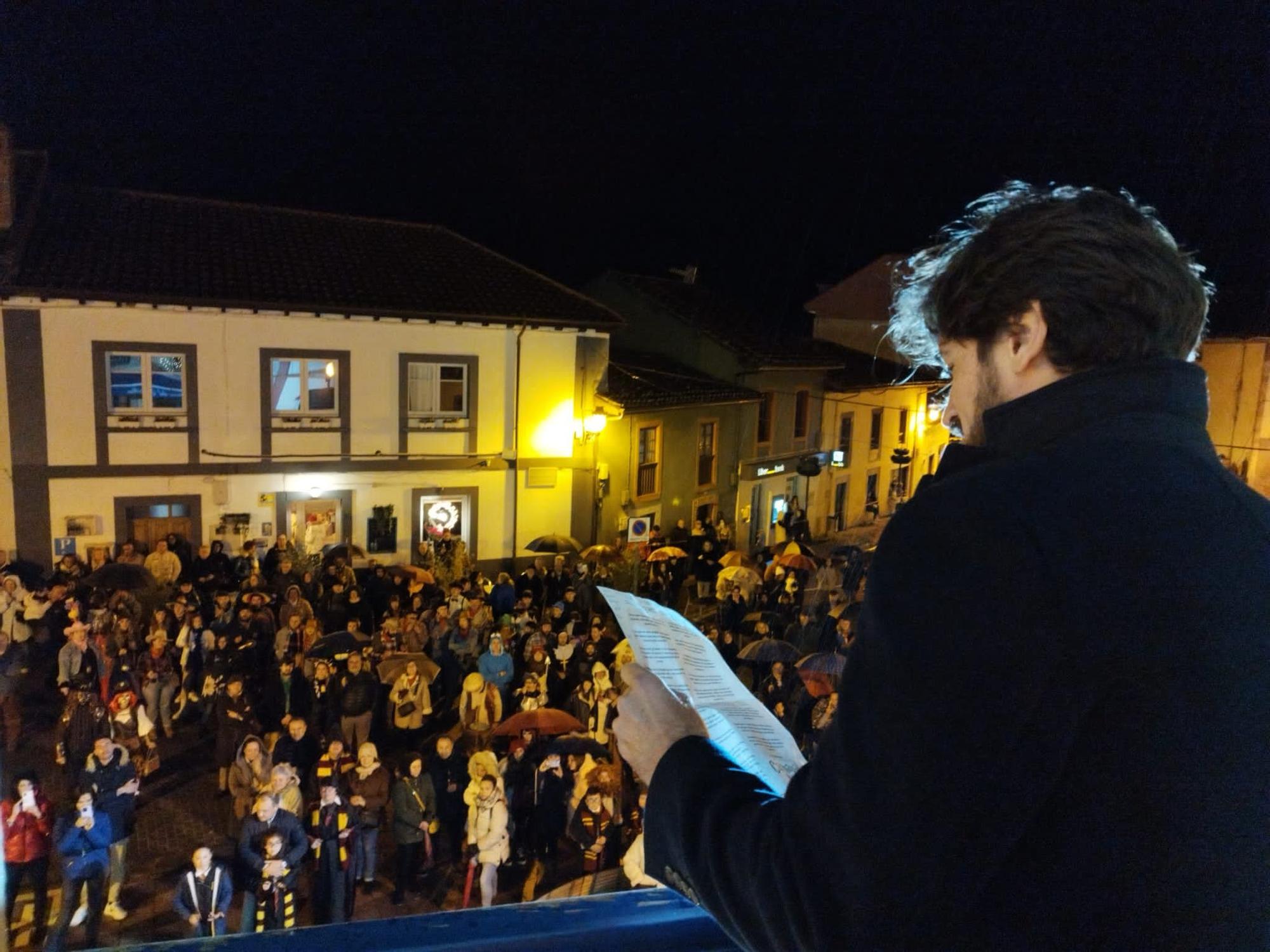 El Presidente de la Federación Española de Piragüismo pregona el Carnaval de Nueva de Llanes