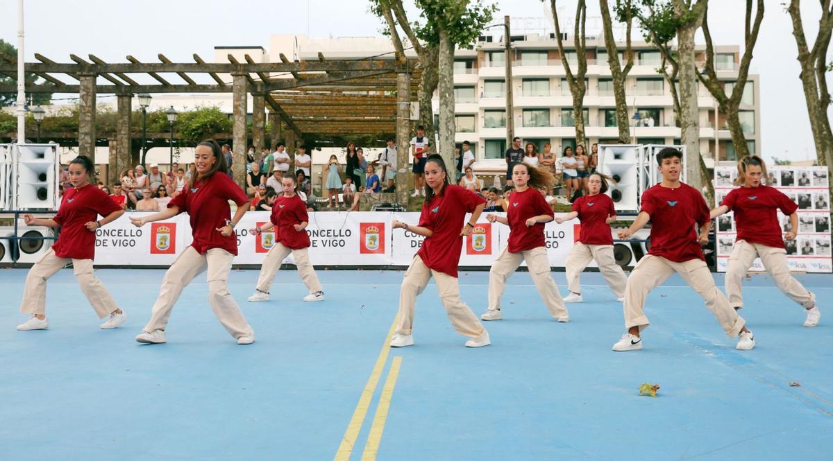 Una de las exhibiciones que tuvieron lugar ayer  en las pistas de Samil. |  // MARTA G. BREA
