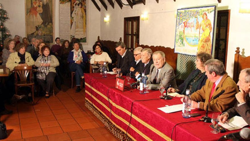 El acto congregó a más de medio centenar de personas.