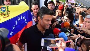 Leopoldo López en una imagen tomada en la embajada de España en Caracas.