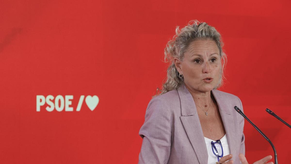 El PSOE acusa al PP de querer frenar la regularización para  seguir pagando en B  a empleados