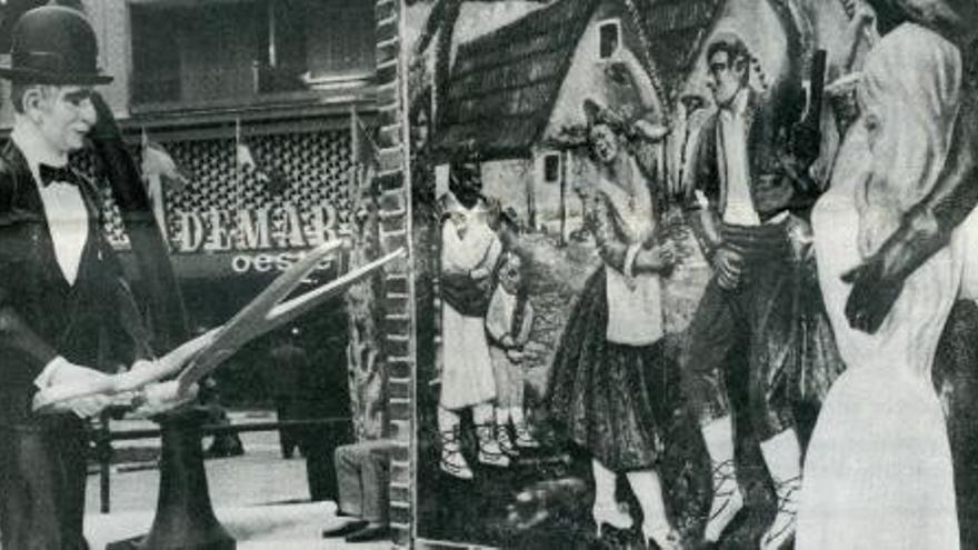 Escena de la Falla
de la avenida del Oeste
de 1971 alusiva a la
llegada de El Corte Inglés.