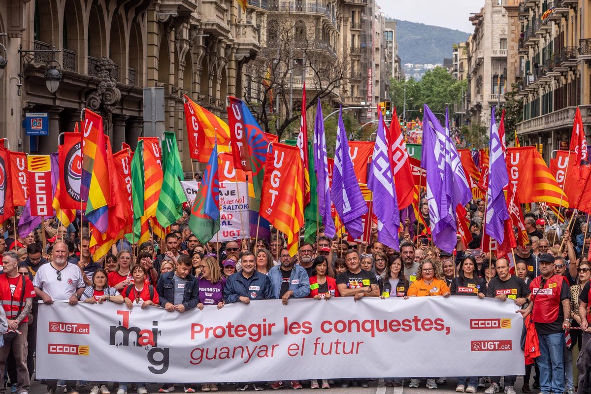 Thousands march in Barcelona on May 1 to demand 37.5-hour workweek
