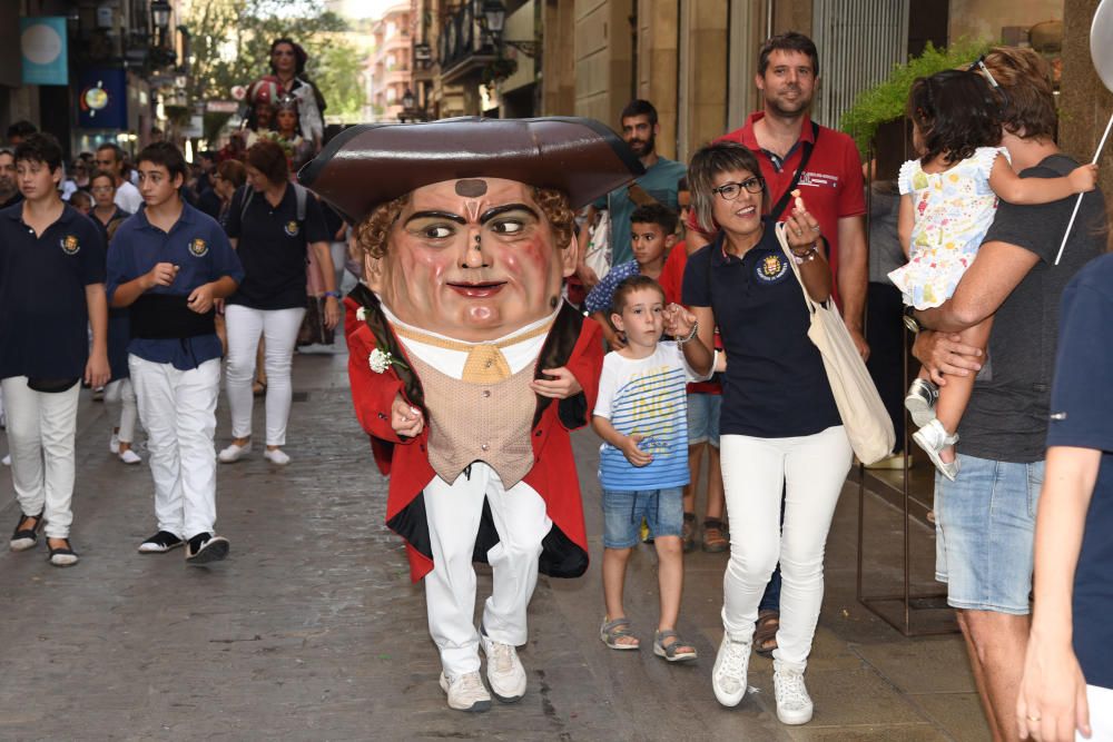 Música, festa i públic nombrós en la Cercavila de la Festa Major de Manresa