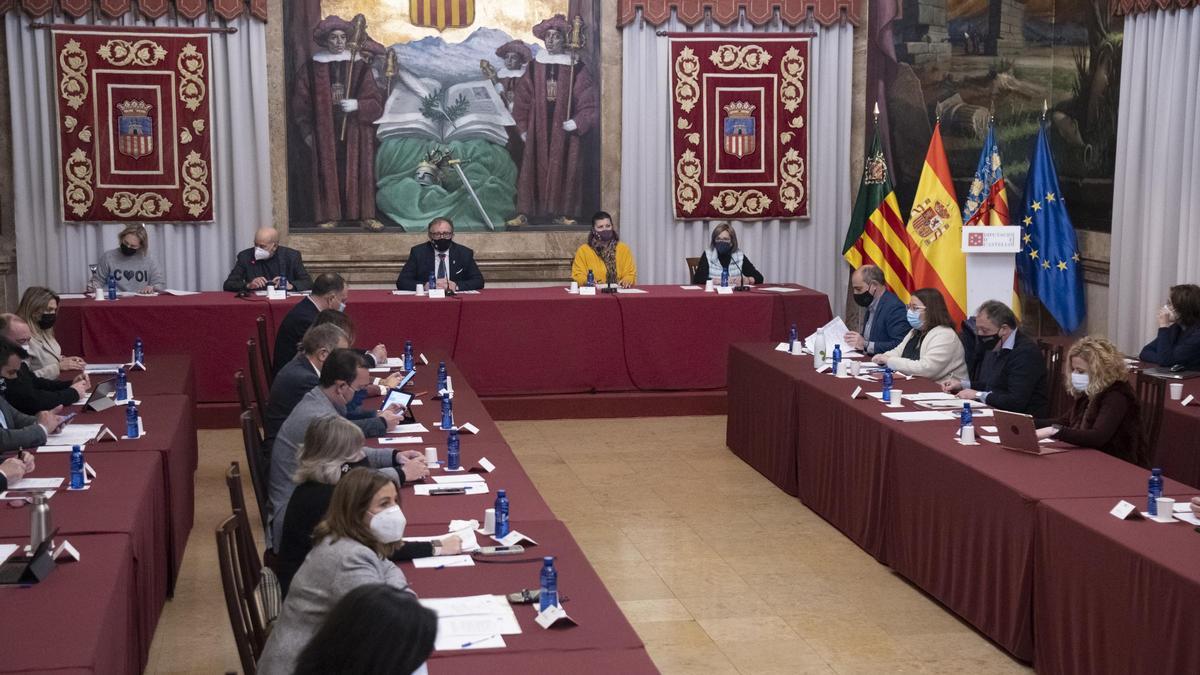 Momento de la sesión ordinaria de enero del pleno de la Diputación de Castellón celebrada este martes.