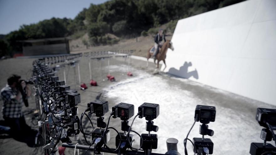 La recreación en el documental de las imágenes de los caballos en movimiento, que se disparó con 84 cámaras.
