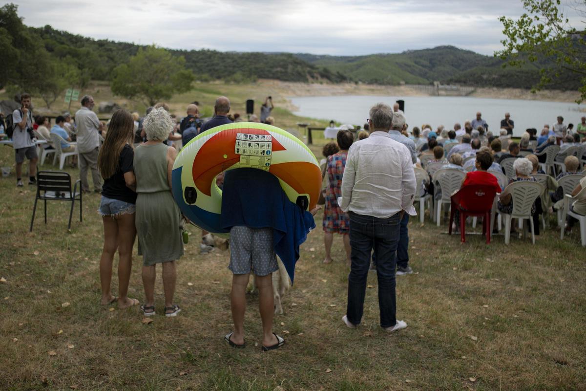 Preguen per la pluja i la fi de la sequera a la missa del Pantà de Darnius-Boadella